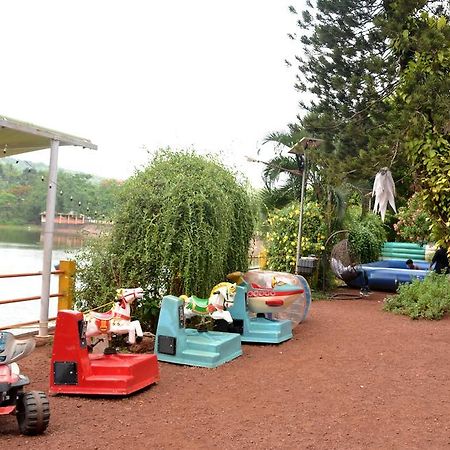 Mayem Lakeview Hotel Goa Luaran gambar