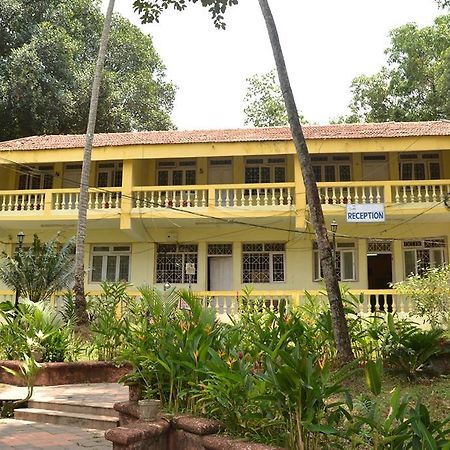 Mayem Lakeview Hotel Goa Luaran gambar