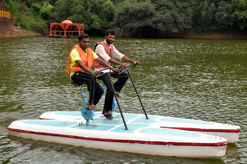 Mayem Lakeview Hotel Goa Luaran gambar