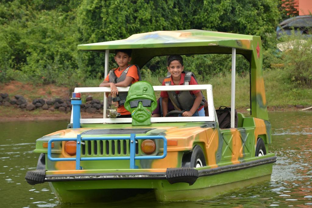 Mayem Lakeview Hotel Goa Luaran gambar