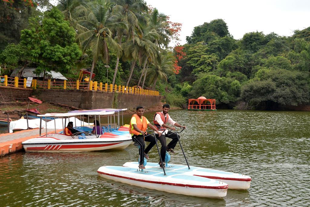 Mayem Lakeview Hotel Goa Luaran gambar