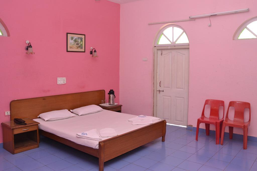Mayem Lakeview Hotel Goa Luaran gambar
