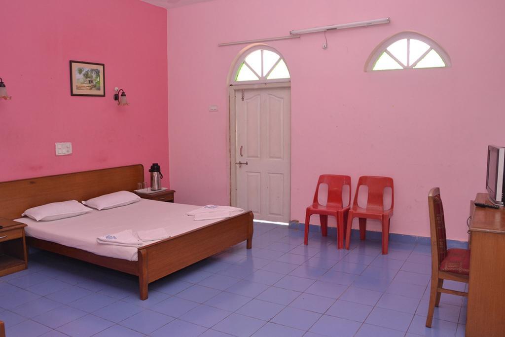 Mayem Lakeview Hotel Goa Luaran gambar