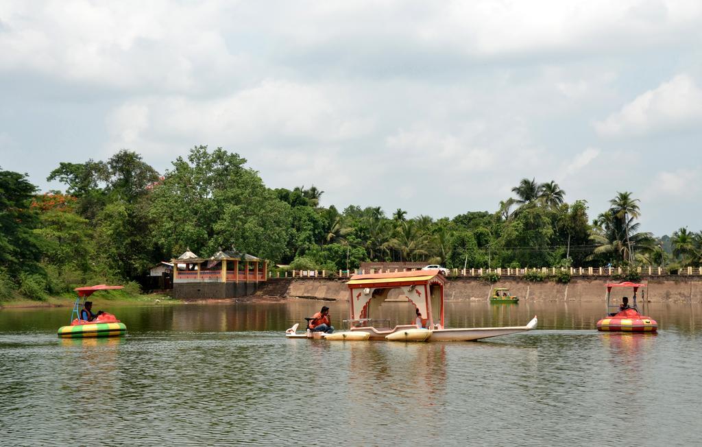 Mayem Lakeview Hotel Goa Luaran gambar